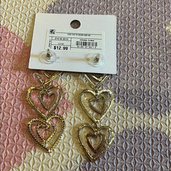 Gold tone long Heart Earrings new - Picture 2 of 2